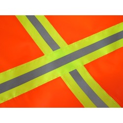 Drapeau de signalisation en nylon orange avec bandes jaunes et argentées, 18 x 26 po.