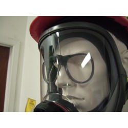 3M ajustable spectacle kit for full facepiece respirators 6000 series. Prescription lenses not included