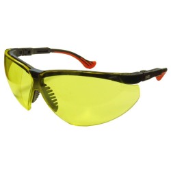 Lunette de sécurité Genesis pour protection oculaire par Uvex. Lentille ambrée & revêtement anti-rayure contre la lumière bleue.