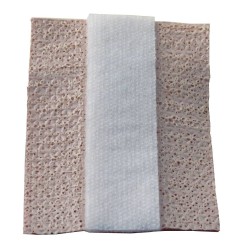 Rouleau de pansement en tissu élastique, 6 cm x 5 m (2.4 po x 16 pi), à couper selon besoin.