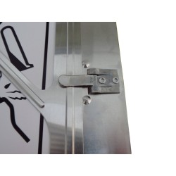 Porte placard aluminium, 10-3/4 po X 10-3/4 po.