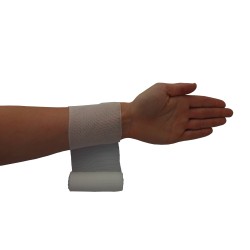 Rouleau de gaze stérile extensible (KLEEN), 3 po x 12 pi, vendu à l'unité.