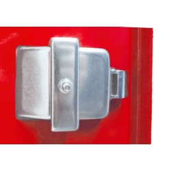 Surface-mounted outdoors steel fire cabinet for 20 lbs extinguishers.