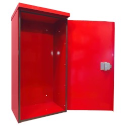 Surface-mounted outdoors steel fire cabinet for 30 lbs extinguishers.