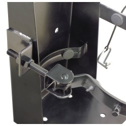 Box-type vehicle bracket for 20 lb portable fire extinguishers with 6 ¾ to 7 ¼ inches in diameter