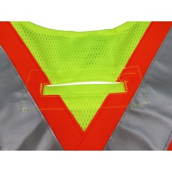 High-visibility yellow safety vest, 4 sizes, CSA Z96-15 class 2 level 2, 4 pockets.