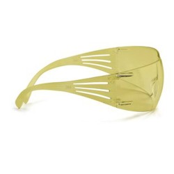 Lunette de sécurité SecureFit pour protection oculaire de 3M. Lentille ambrée antibuée pour protection de l'éclairage bleuté