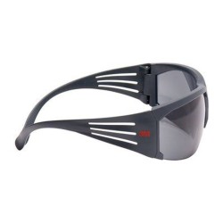 3M SF602FGAF SecureFit protective eyewear with anti-fog treated grey polycarbonate lens.