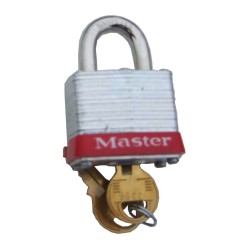 Cadenas de type régulier, 1 9/16 po (40 mm) de large fait d'un fuselage d'acier laminé avec des mailles en acier durci.