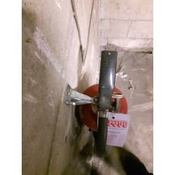 Crochet mural pour extincteur portatif Flag de 10 lb au CO2 ou à poudre chimique