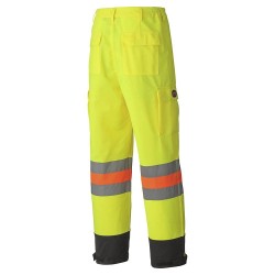 Pantalon d'hiver haute visibilité pour signaleur, conforme à la norme de Transports Québec.