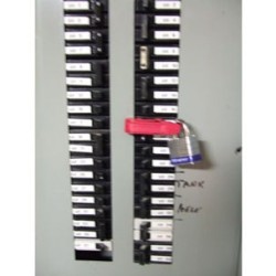 Verrou coupe-circuit pour disjoncteur longs et larges.Verrous spécialement conçu pour la plupart des disjoncteurs.